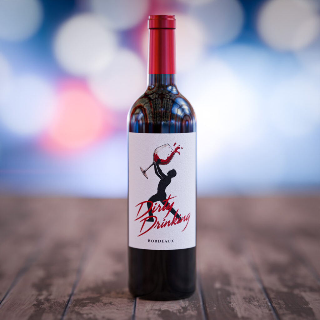 Bouteille Dirty Drinking Bordeaux inspirée du cinéma avec étiquette humoristique et référence à un film culte.